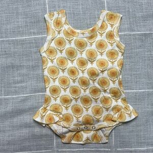 Kate Quinn Ruffle Leg Bodysuit 12-18 Months‎ Sun Flower NEW Organic Cotton